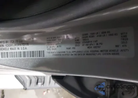 2021 Ram 1500 Laramie 4X4 5'7 Box z USA, uszkodzony, nr VIN 1C6SRFJM0MN703178